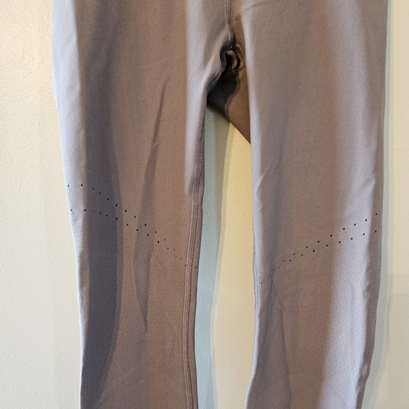 Lululemon Zoned In Tight 2020 Casual Leggings Size 6. - Picture 9 of 15